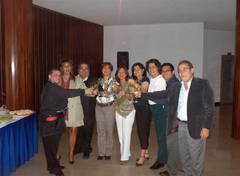 De izquierda a derecha  en la foto están los Doctores que se formaron en el convenio que asistieron al agazajo:  1. Omar Miratía, 2. Ivory Mogollón,  3. Mariano Fernández, 4. Nayesia Hernández, 5. Carmen de Ornés, 6. Mariangeles Pager, 7. Irama García  y otros invitados especiales del Sistema de Educación a Distancia,  los profesores Rafael Martinez y Luis Millán quienes acompañaron a los presentes.