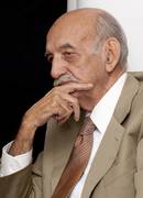 El Dr. Carlos Moros Ghersi, creyó en el valor de la comunicación y por ello fundó el Periódico Ucevista "Hora Universitaria". Ejerció el cargo de Rector de la UCV durante el período 1980-1984