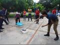 Los participantes tuvieron la oportunidad de manipular serpientes bajo la supervisión de los Bomberos UCV