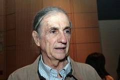 Carlos Oteyza. El cieneasta también dirigió “Tiempos de Dictadura, tiempos de Marcos Pérez Jiménez” . (Foto: DIC)./El Vicerrector Académico, sostiene que con el documental la UCV se pronunció ante la crisis de PDVSA. (Foto: DIC).