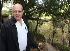 Profesor Ernesto González, Director del Instituto de Biología Experimental de la Facultad de Ciencias