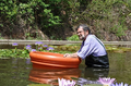 El Dr. Mario Gabaldon en la Laguna Venezuela