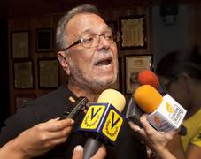 Víctor Márquez, Presidente APUCV